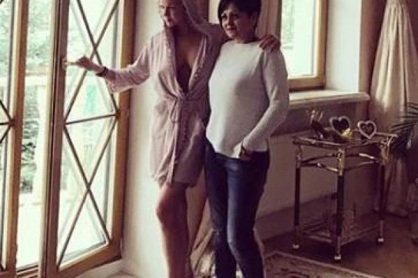 Известная балерина Волочкова показала обвисшую грудь