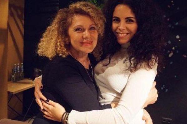 Настя Каменских показала милое фото с мамой