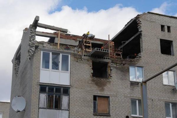 Жебрівський відвідав Мар'їнку, де відбудовують 5 зруйнованих багатоповерхівок