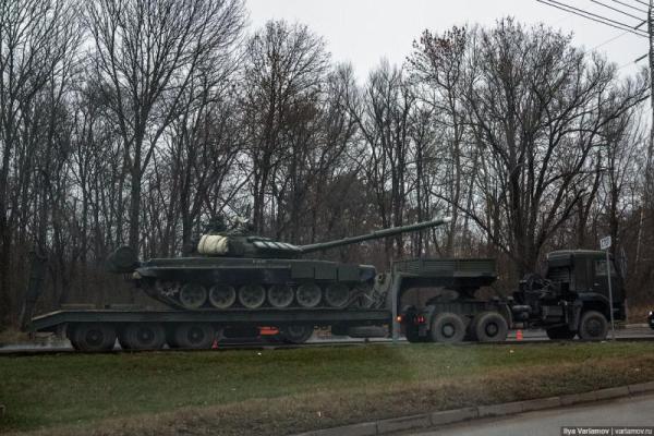 Жителей Симферополя и Керчи напугало большое скопление военной техники Жителей Симферополя и Керчи напугало большое скопление военной техники