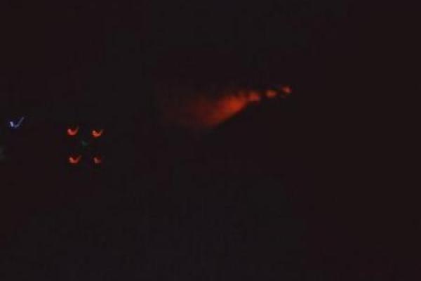 Жители Марьинки сообщают о пожаре в жилом доме