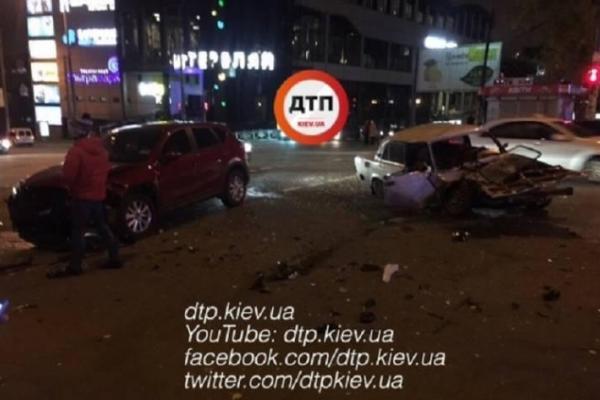 В Киеве произошла страшная авария: среди пострадавших были дети В Киеве произошла страшная авария: среди пострадавших были дети