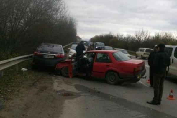 У Тернополі сталась жахлива ДТП: водії зазнали травм У Тернополі сталась жахлива ДТП: водії зазнали травм
