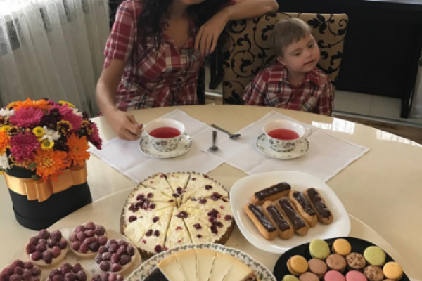 Жители России раскритиковали Эвелину Бледанс за хвастовство