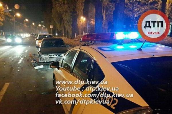 Стрельба и масштабное ДТП: в Киеве полиция гонялась за нарушителем Стрельба и масштабное ДТП: в Киеве полиция гонялась за нарушителем