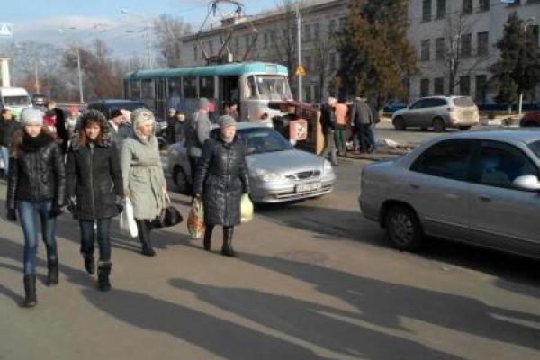 В Харькове произошло шокирующее ДТП:  трамвай "сбил" трактор