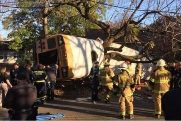 В США произошло страшное ДТП: на трассе разбился автобус с детьми, есть погибшие и раненые В США произошло страшное ДТП: на трассе разбился автобус с детьми, есть погибшие и раненые