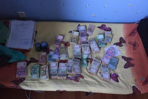 СБУ припинила діяльність потужного конвертцентру, який фінансував бойовиків