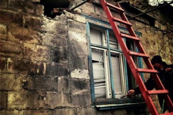 В сети обнародованы фото последствий вчерашнего обстрела Докучаевска