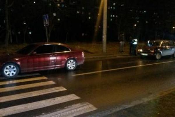 ДТП в Мариуполе: "семерка" влетела в BMW на пешеходном переходе ДТП в Мариуполе: "семерка" влетела в BMW на пешеходном переходе