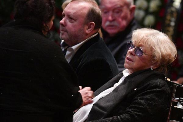 В Москве проходит церемония прощания с Владимиром Зельдиным: опубликованы фото