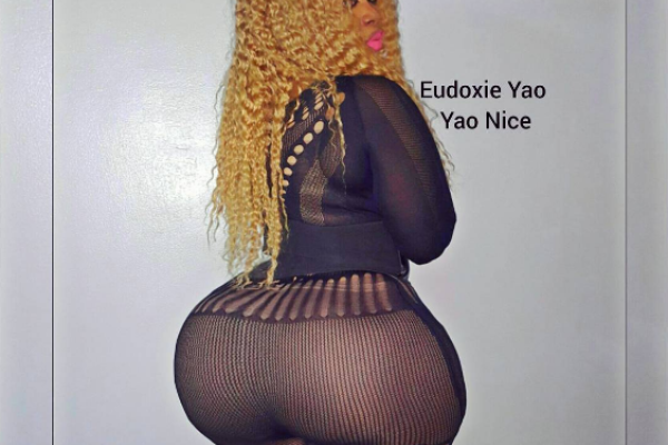 Африканская модель с самыми большими бедрами покорила сеть