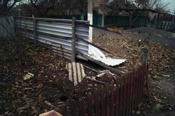 В сети обнародованы фото последствий вчерашнего обстрела Докучаевска