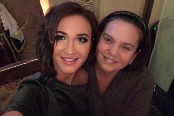 Фанаты раскритиковали семейное фото телеведущей Ольги Бузовой