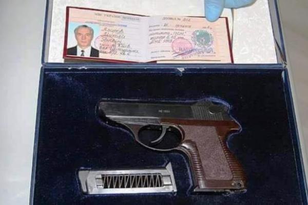 В Киеве нашли квартиру с "кладом" Азарова