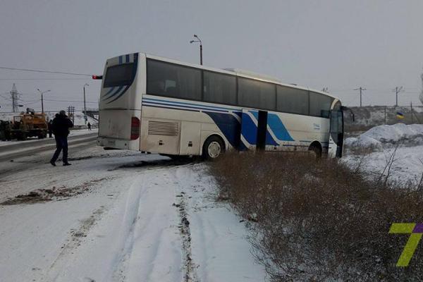 Под Одессой автобус съехал в кювет: есть пострадавший Под Одессой автобус съехал в кювет: есть пострадавший