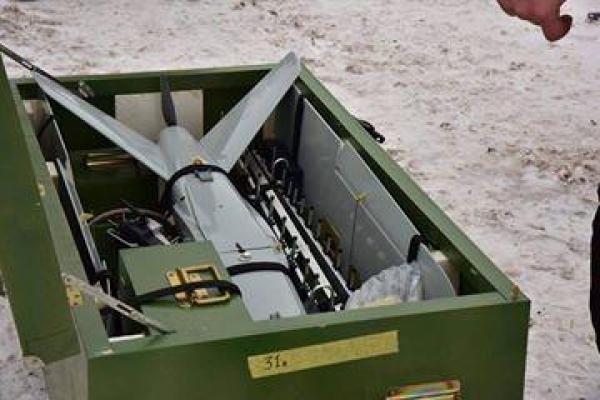 Луценко передал БПЛА бойцам взводного опорного пункта на рубеже города Торецк