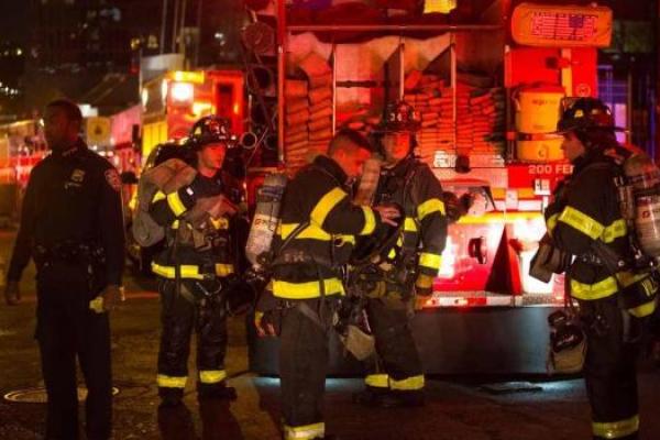 Сильный пожар в Нью-Йорке: среди пострадавших есть 7-летний ребенок  Сильный пожар в Нью-Йорке: среди пострадавших есть 7-летний ребенок