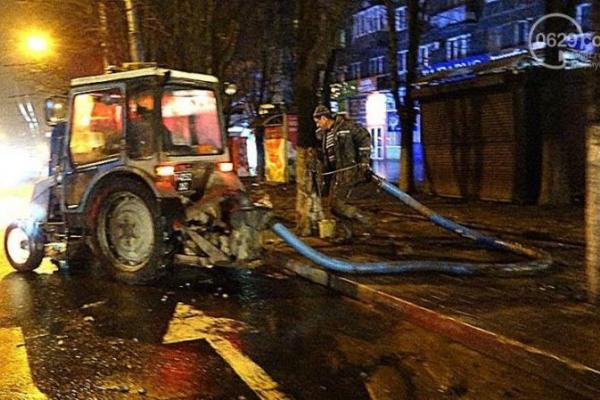 В центре Мариуполя произошла серьезная авария: дороги полностью затопило грязной водой