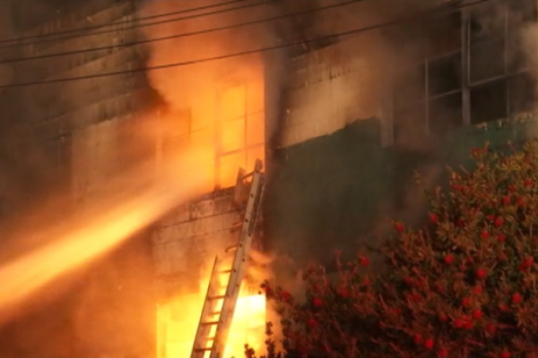 В Калифорнии произошел страшный пожар в ночном клубе: 9 человек сгорели заживо В Калифорнии произошел страшный пожар в ночном клубе: 9 человек сгорели заживо