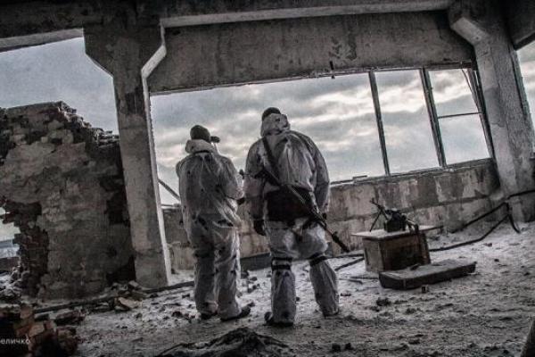 В Сети появились фото бойцов ВСУ в освобожденном Новолуганском