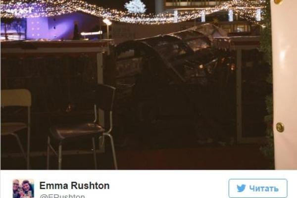 В Сети появились ужасные кадры из Берлина, где грузовик въехал в толпу людей В Сети появились ужасные кадры из Берлина, где грузовик въехал в толпу людей