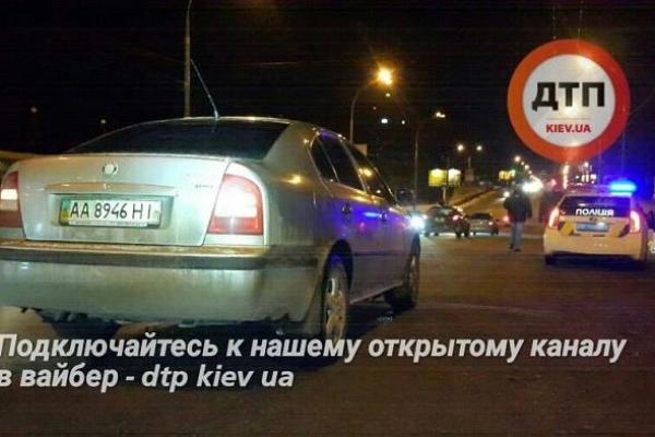 В Киеве произошло страшное ДТП: под колеса автомобиля попали дети В Киеве произошло страшное ДТП: под колеса автомобиля попали дети