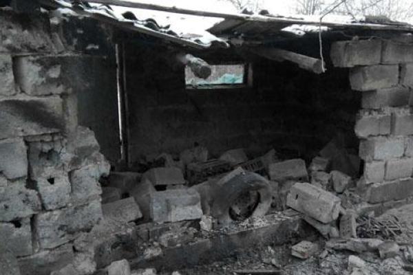 В Авдеевке снаряды оккупантов попали в дом 61-летней женщины В Авдеевке снаряды оккупантов попали в дом 61-летней женщины