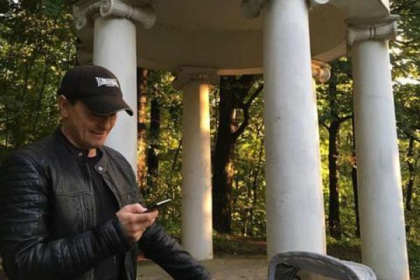 Сергей Безруков гастролирует со своей пятимесячной дочкой