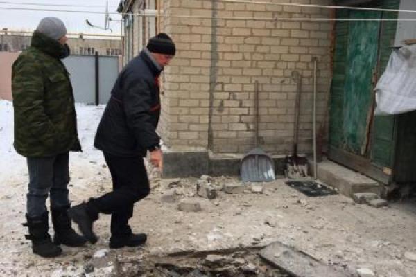 В оккупированном Донецке снарядами серьезно разрушены дома в Куйбышевском районе, есть раненые