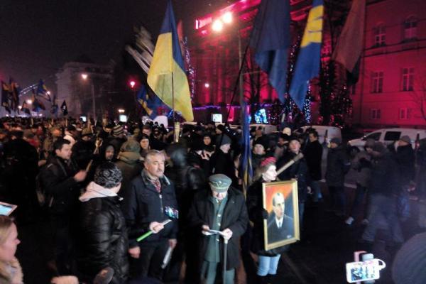 В Киеве раздался взрыв во время шествия В Киеве раздался взрыв во время шествия