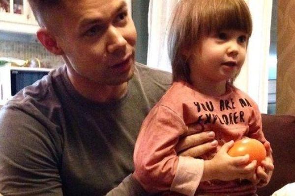 Певец Стас Пьеха порадовал снимком с маленьким сыном: мальчик очень похож на отца