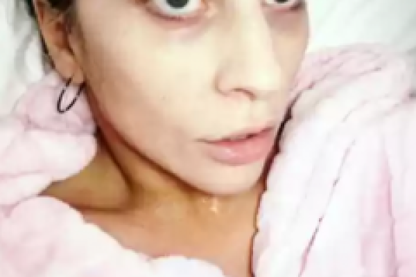 Певица Леди Гага шокировала снимком без косметики