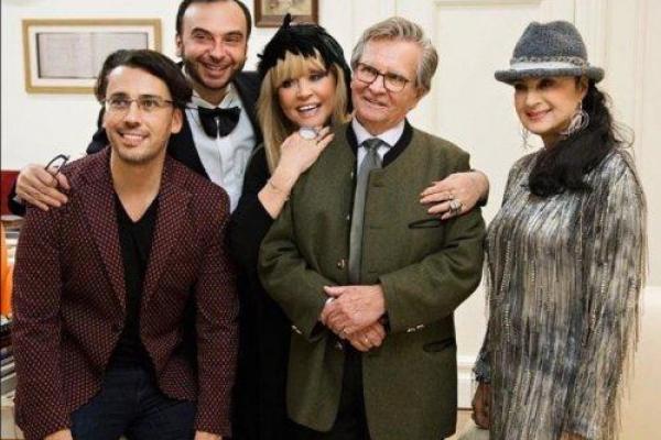 Певица Алла Пугачева поразила публику цветущим внешним видом