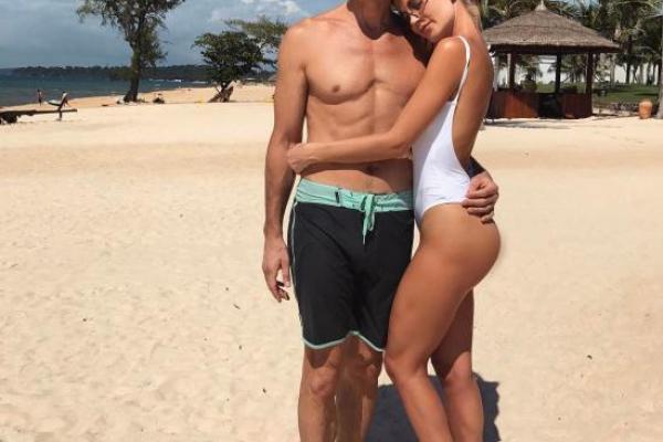 Певица Глюкоза показала соблазнительную фигуру в купальнике