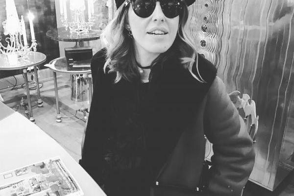 Поклонники жестко раскритиковали новое фото телеведущей Ксении Собчак Поклонники жестко раскритиковали новое фото телеведущей Ксении Собчак