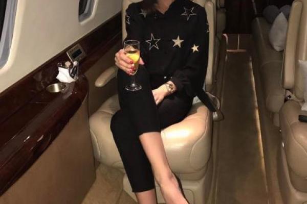 Телеведущую Ольгу Бузову обвинили в чрезмерном употреблении алкоголя после расставания с мужем Телеведущую Ольгу Бузову обвинили в чрезмерном употреблении алкоголя после расставания с мужем