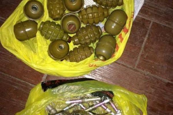 В зоне АТО обнаружили тайники с оружием и боеприпасами В зоне АТО обнаружили тайники с оружием и боеприпасами