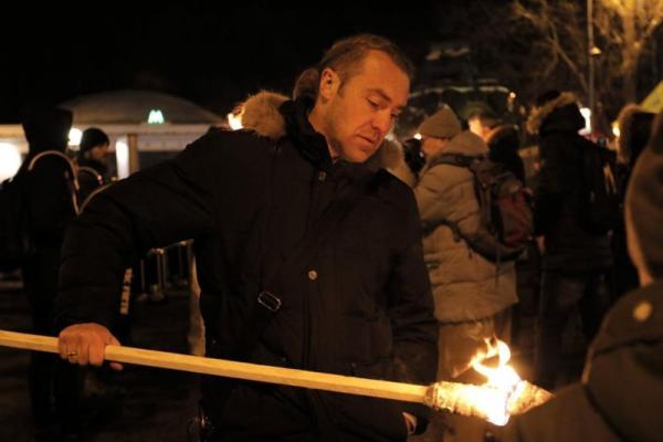 Появились фото и видео факельного шествия в честь Героев Крут в Киеве Появились фото и видео факельного шествия в честь Героев Крут в Киеве