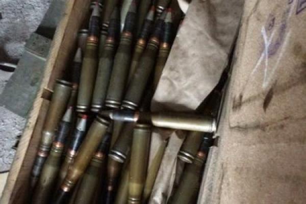 В зоне АТО обнаружили тайники с оружием и боеприпасами В зоне АТО обнаружили тайники с оружием и боеприпасами