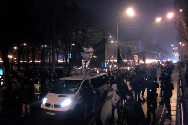 В Киеве раздался взрыв во время шествия В Киеве раздался взрыв во время шествия
