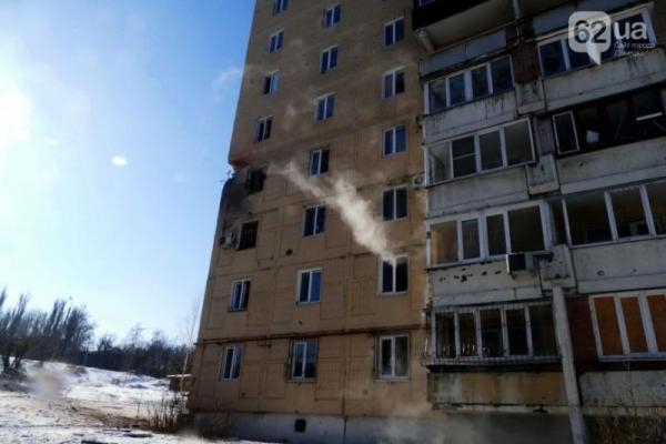 В оккупированном Донецке снаряды падают в жилые кварталы, есть погибшие В оккупированном Донецке снаряды падают в жилые кварталы, есть погибшие