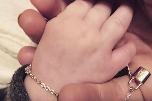 Телеведущая Ксения Собчак показала трогательное фото с сыном Телеведущая Ксения Собчак показала трогательное фото с сыном