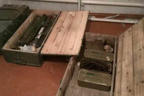 На Луганщине обнаружили большой тайник с боеприпасами боевиков