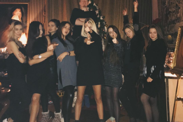 Внук Пугачевой закатывает шумные вечеринки в особняке Примадонны