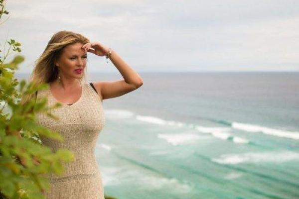 Певица Анна Семенович похвасталась стройной фигурой