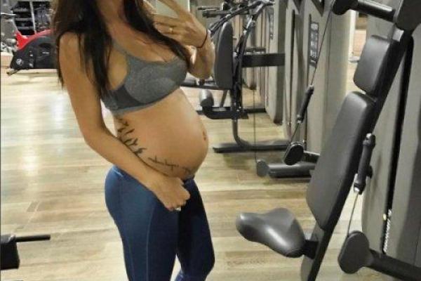 Беременная супруга рэпера Джигана разгневала поклонников снимком из спортзала Беременная супруга рэпера Джигана разгневала поклонников снимком из спортзала