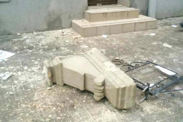 Во Львове упал балкон: девочка чудом осталась жива Во Львове упал балкон: девочка чудом осталась жива