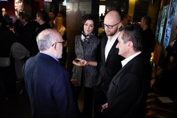 А ты такой, мужчина с бородой: Арсений Яценюк сменил имидж