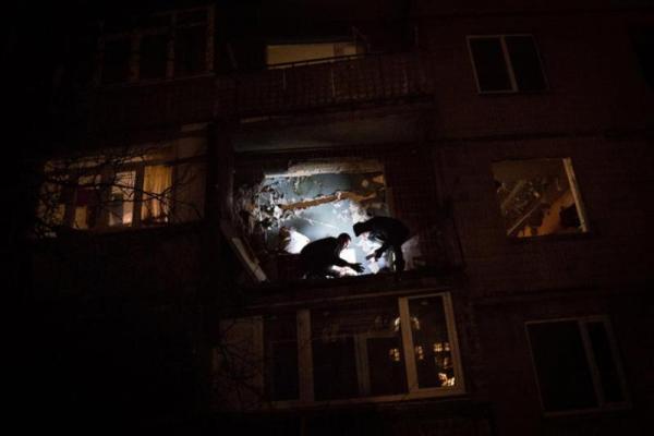 Обстановка в Авдеевке: продолжаются спасательные работы на месте обстрелов, ремонтники восстанавливают электроснабжение